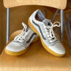 VANS Ultimate Waffle Skateboarding Shoes, Size 8